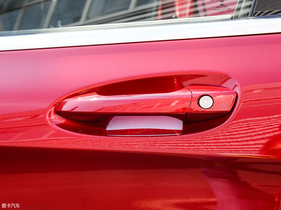 2017YGLA GLA 220 4MATIC r