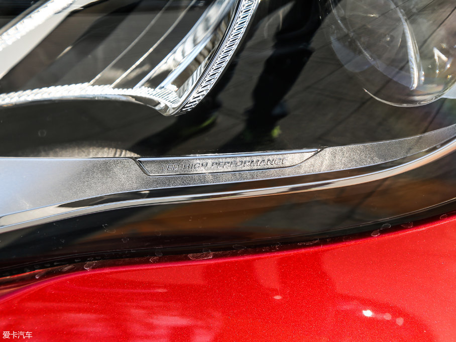 2017YGLA GLA 220 4MATIC r