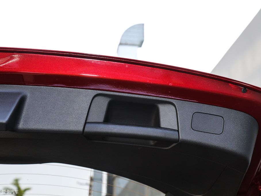 2017YGLA GLA 220 4MATIC r