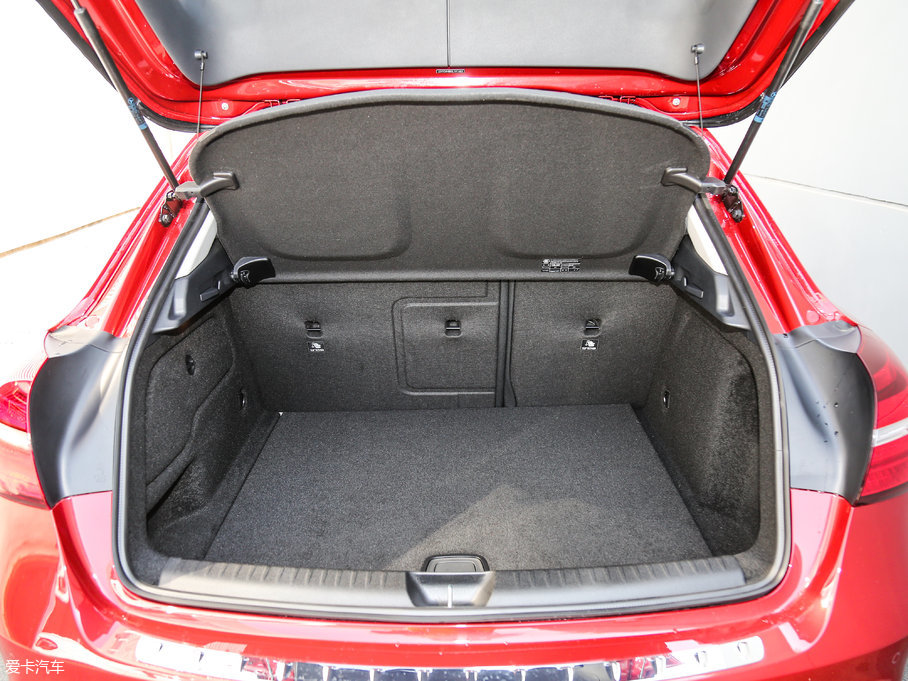 2017YGLA GLA 220 4MATIC r