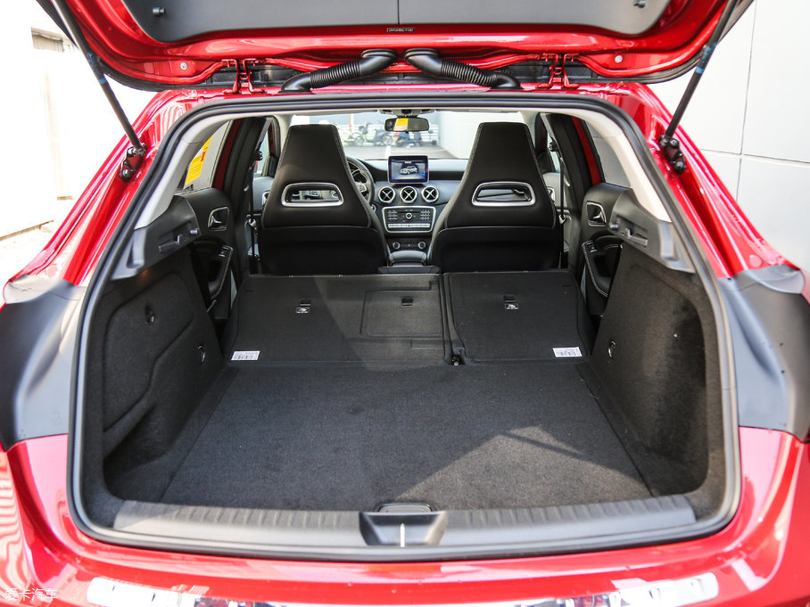 2017YGLA GLA 220 4MATIC r