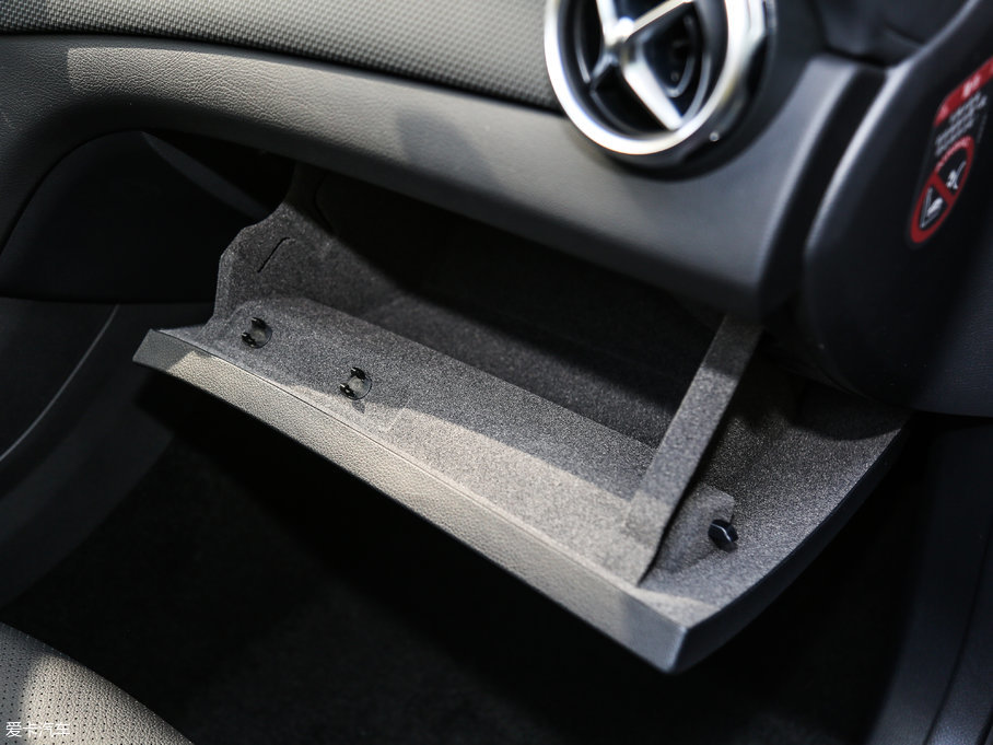 2017YGLA GLA 220 4MATIC r