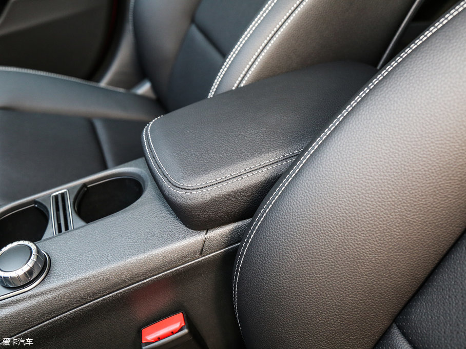 2017YGLA GLA 220 4MATIC r