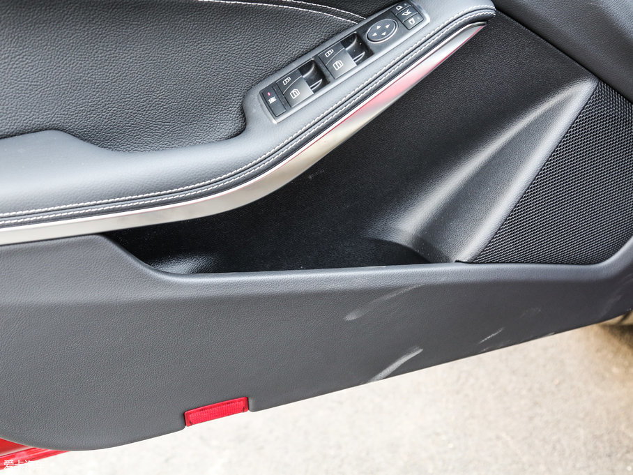 2017YGLA GLA 220 4MATIC r