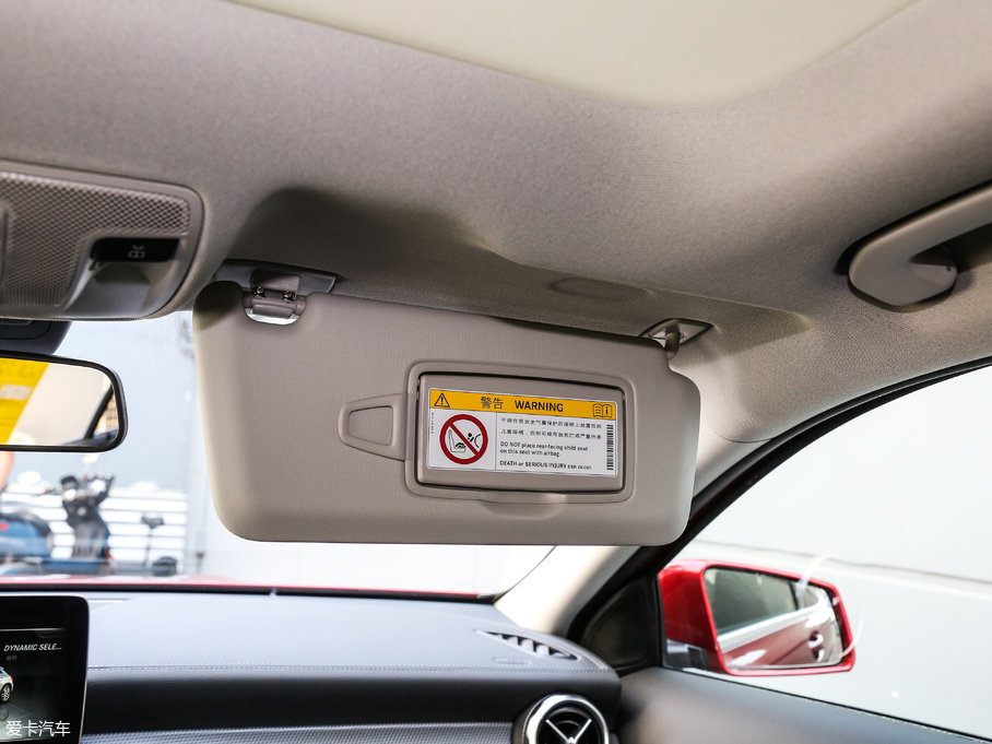 2017YGLA GLA 220 4MATIC r