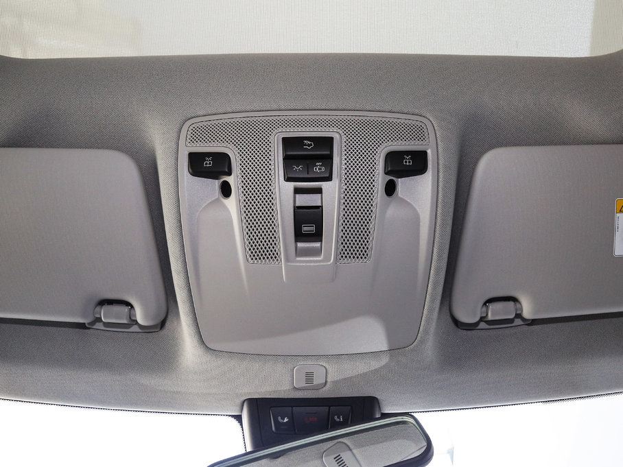 2017YGLA GLA 220 4MATIC r