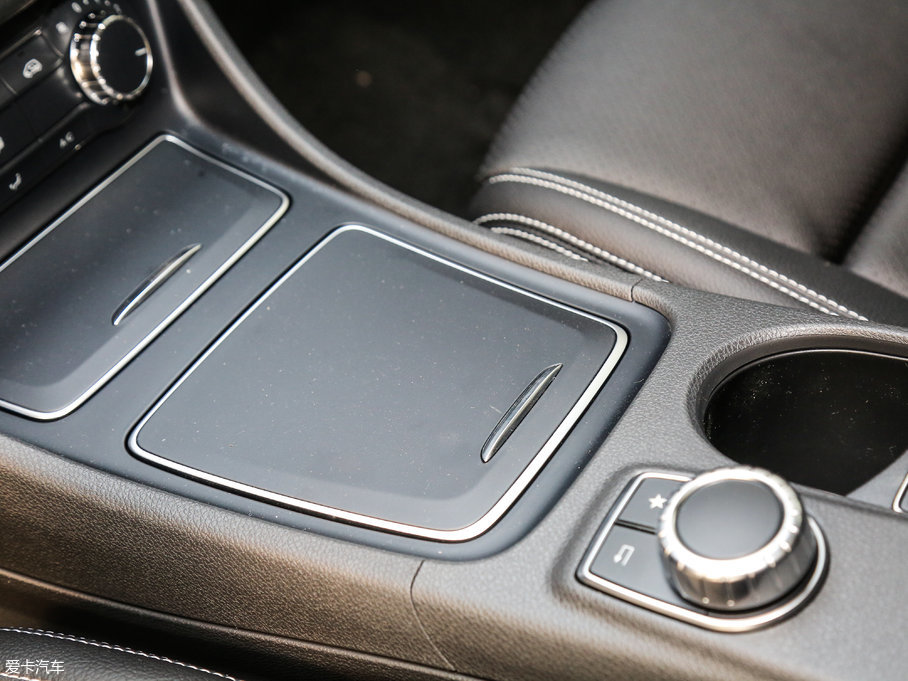 2017YGLA GLA 220 4MATIC r