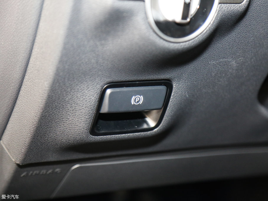 2017YGLA GLA 220 4MATIC r