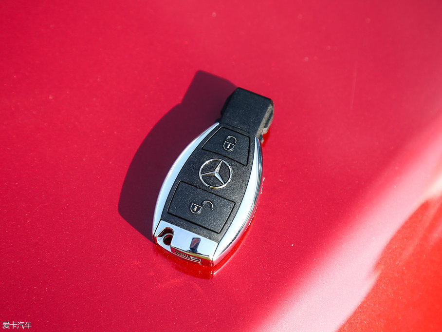 2017YGLA GLA 220 4MATIC r