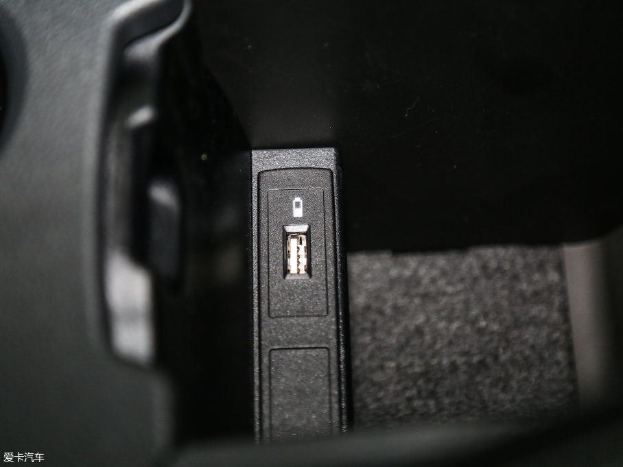 2017YGLA GLA 200 r(sh)