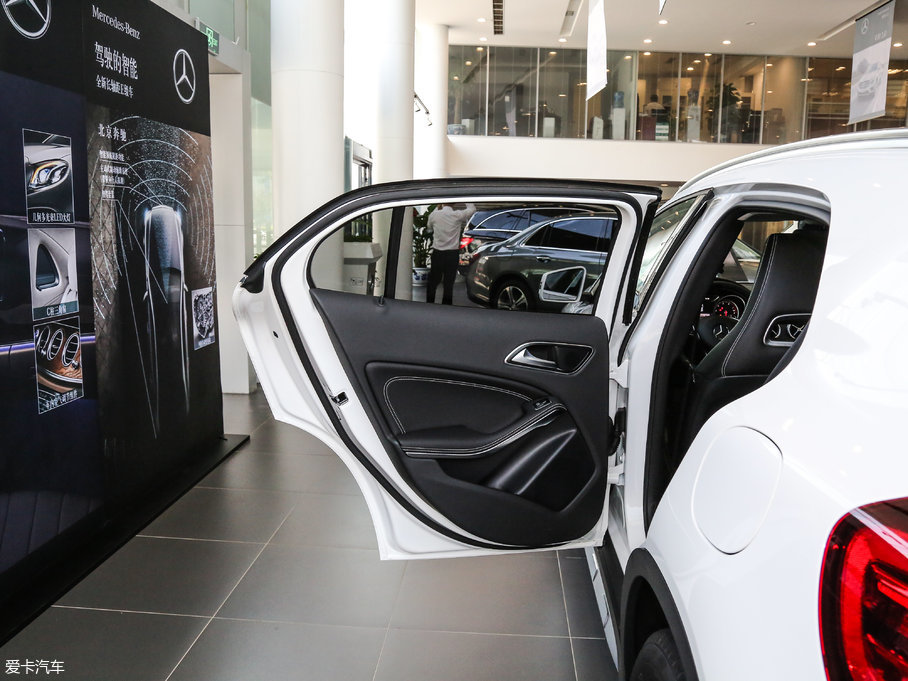 2017YGLA GLA 200 r