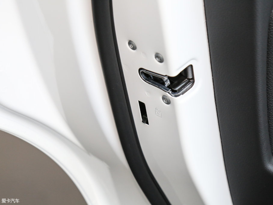 2017YGLA GLA 200 r