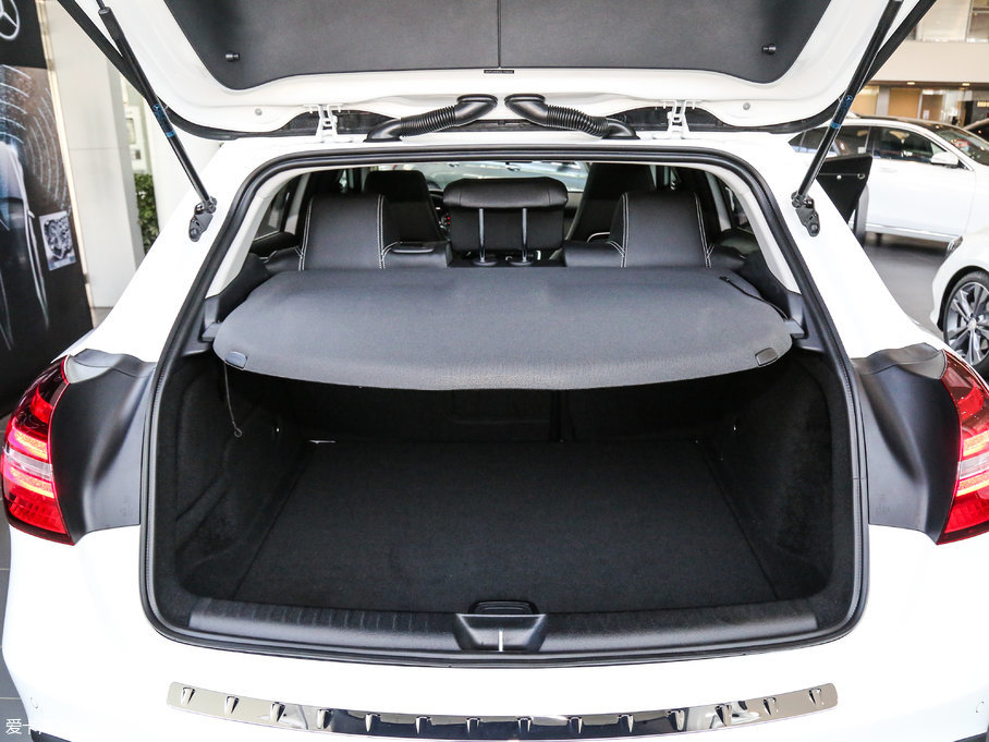 2017YGLA GLA 200 r