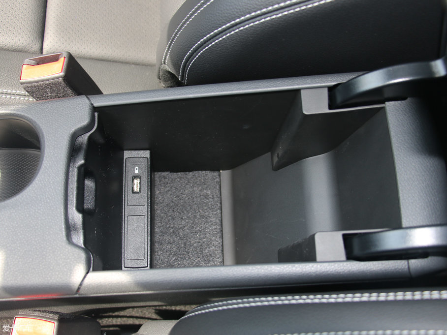 2017YGLA GLA 200 Ӹ