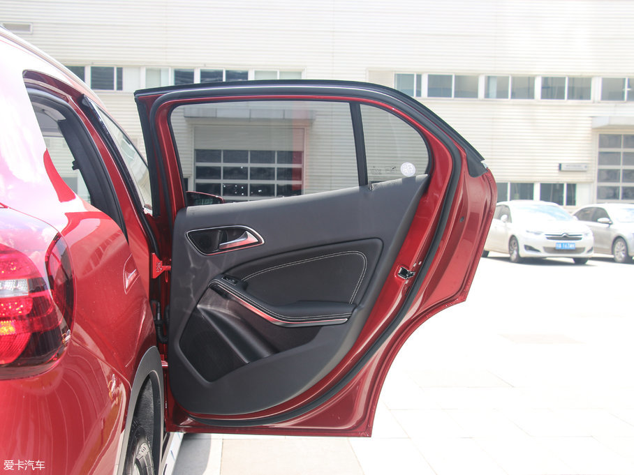 2017YGLA GLA 200 Ӹ