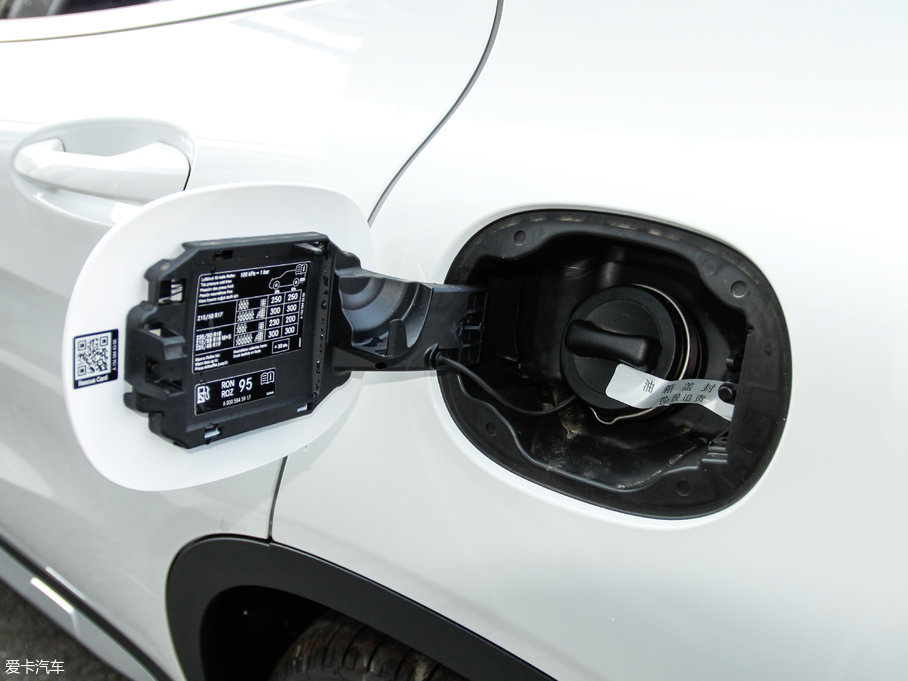 2017YGLA GLA 220 4MATIC r