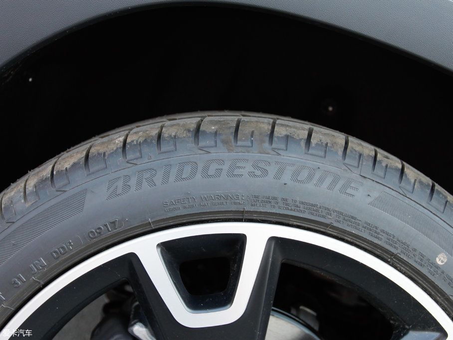 2017YGLA GLA 220 4MATIC r