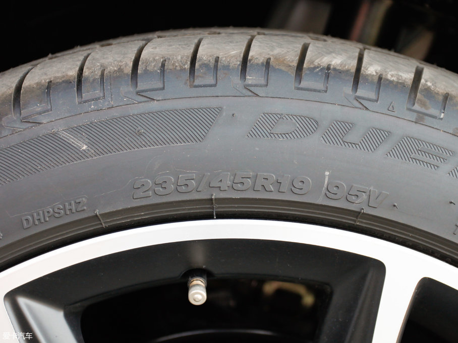 2017YGLA GLA 220 4MATIC r