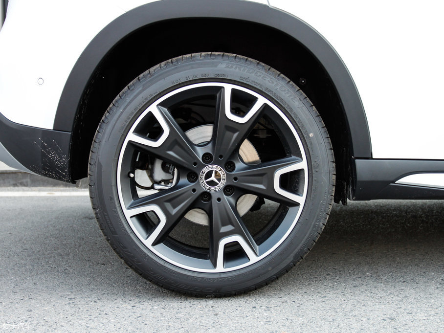 2017YGLA GLA 220 4MATIC r