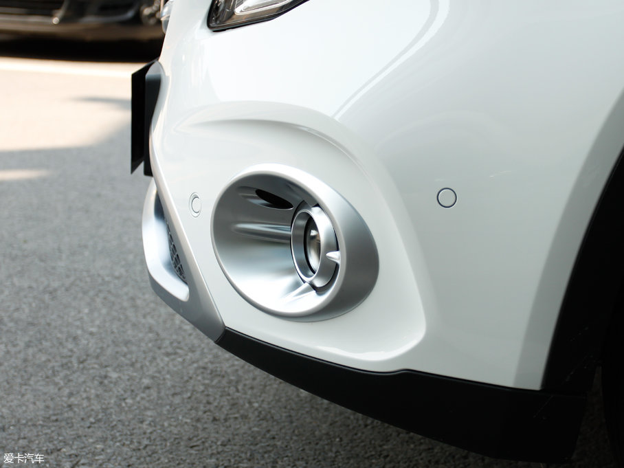 2017YGLA GLA 220 4MATIC r