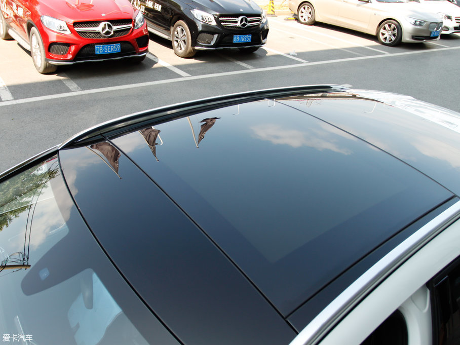 2017YGLA GLA 220 4MATIC r