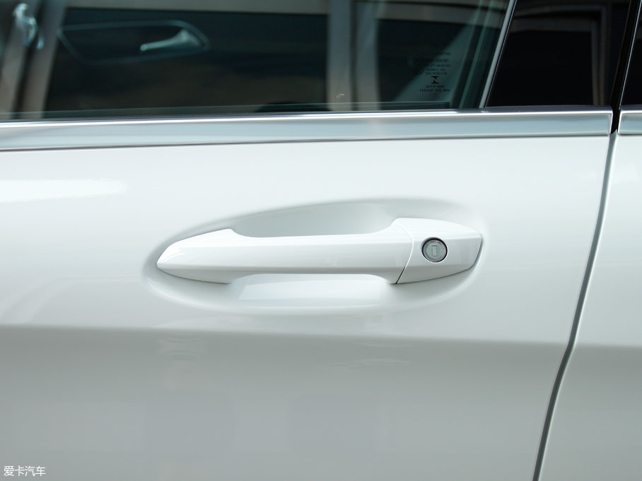 2017YGLA GLA 220 4MATIC r