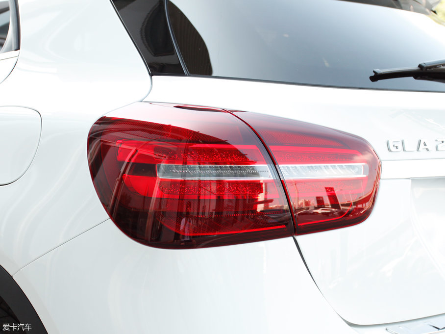 2017YGLA GLA 220 4MATIC r(sh)