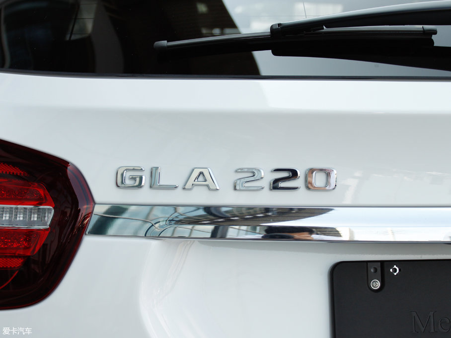 2017YGLA GLA 220 4MATIC r