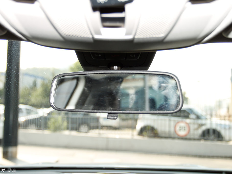 2017YGLA GLA 220 4MATIC r(sh)