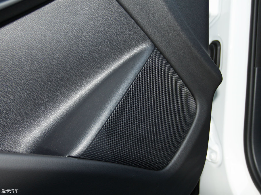 2017YGLA GLA 220 4MATIC r