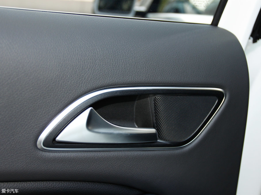 2017YGLA GLA 220 4MATIC r