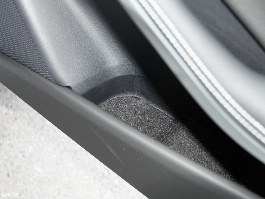 2017YGLA GLA 220 4MATIC r