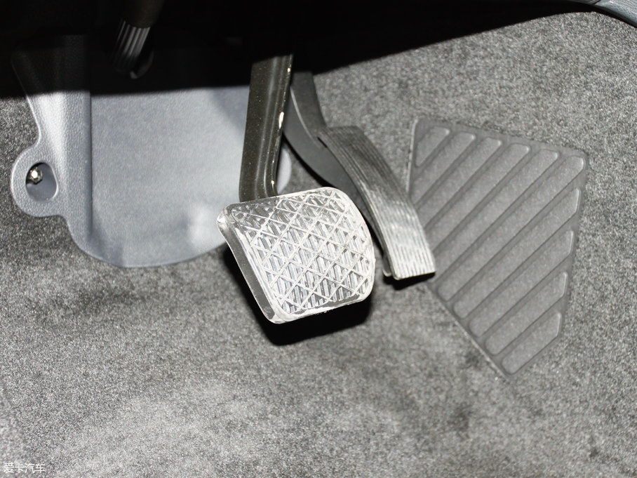 2017YGLA GLA 220 4MATIC r