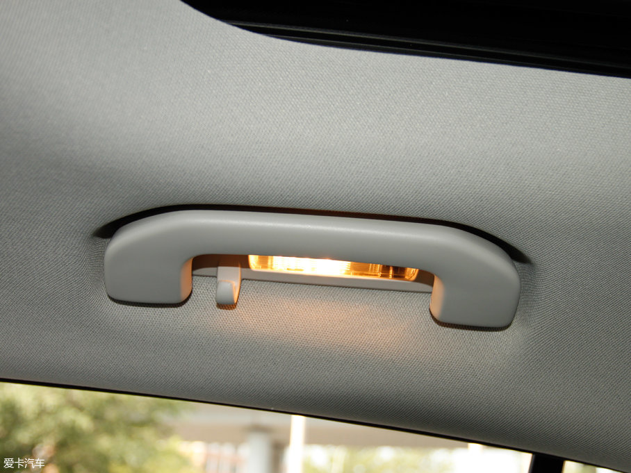 2017YGLA GLA 220 4MATIC r