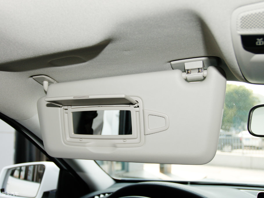 2017YGLA GLA 220 4MATIC r