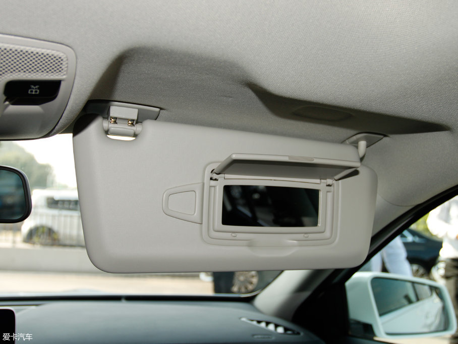 2017YGLA GLA 220 4MATIC r(sh)