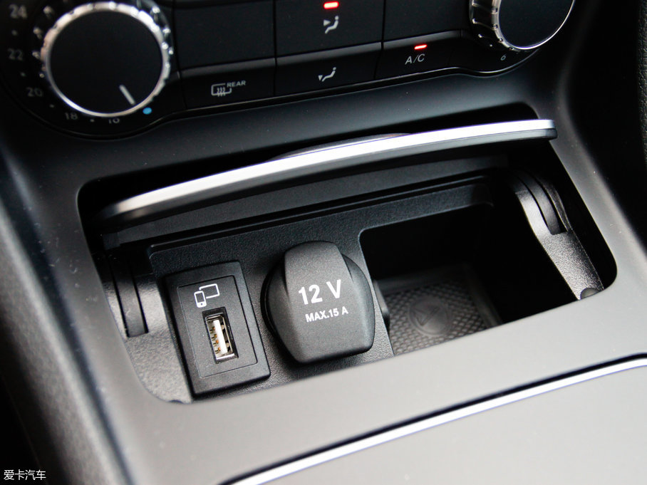 2017YGLA GLA 220 4MATIC r