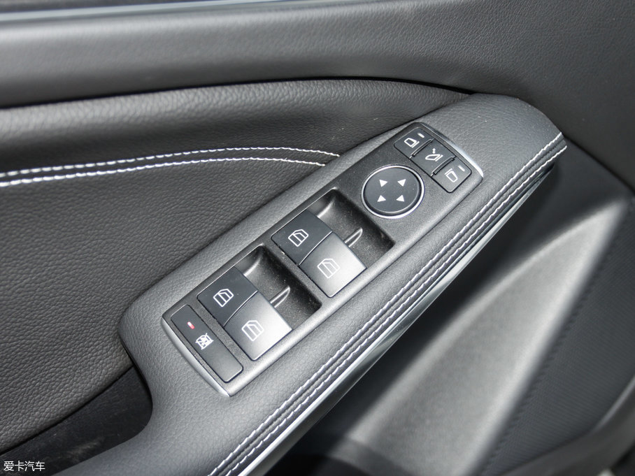 2017YGLA GLA 220 4MATIC r