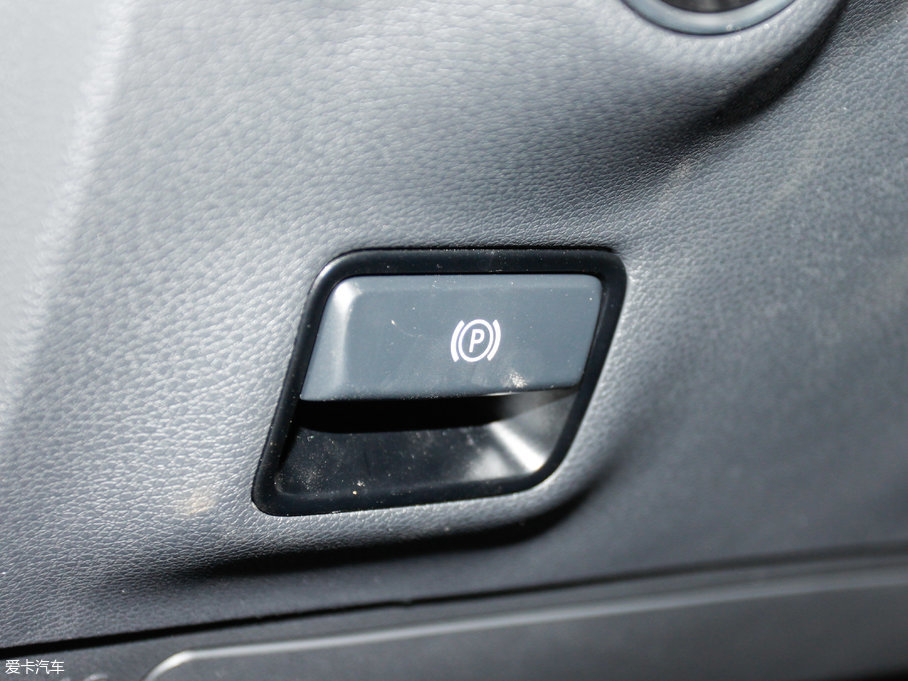 2017YGLA GLA 220 4MATIC r