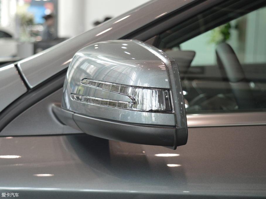 2017YGLA GLA 200 (dng)