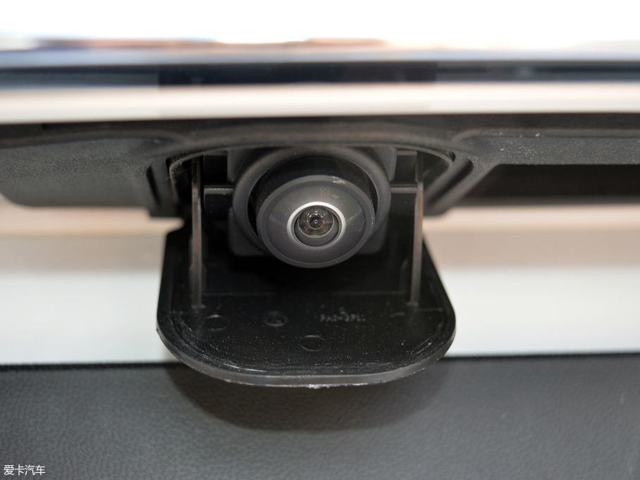 2017YGLA GLA 220 4MATIC A