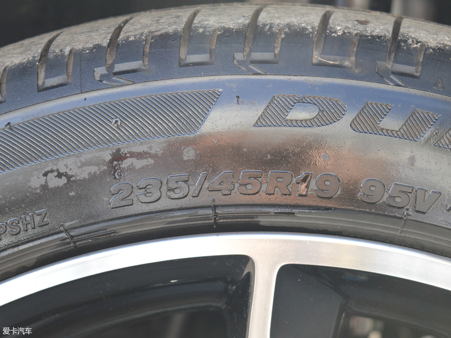 2017YGLA GLA 220 4MATIC A