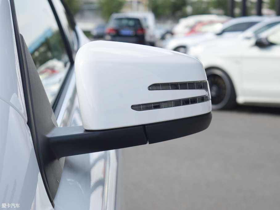 2017YGLA GLA 220 4MATIC A