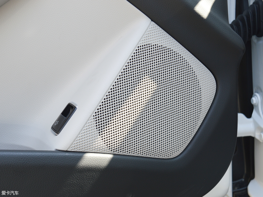 2017YGLA GLA 220 4MATIC A