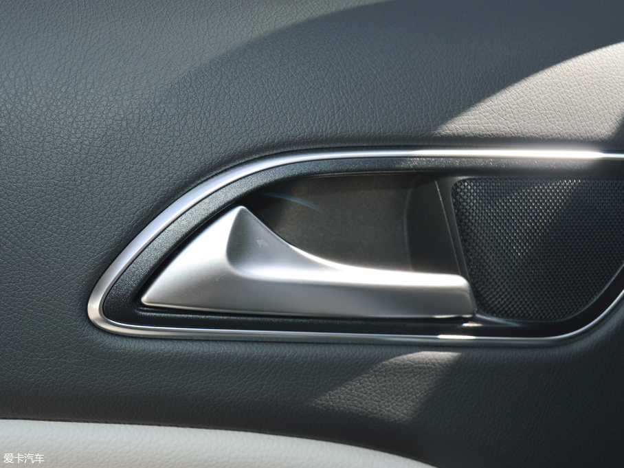 2017YGLA GLA 220 4MATIC A