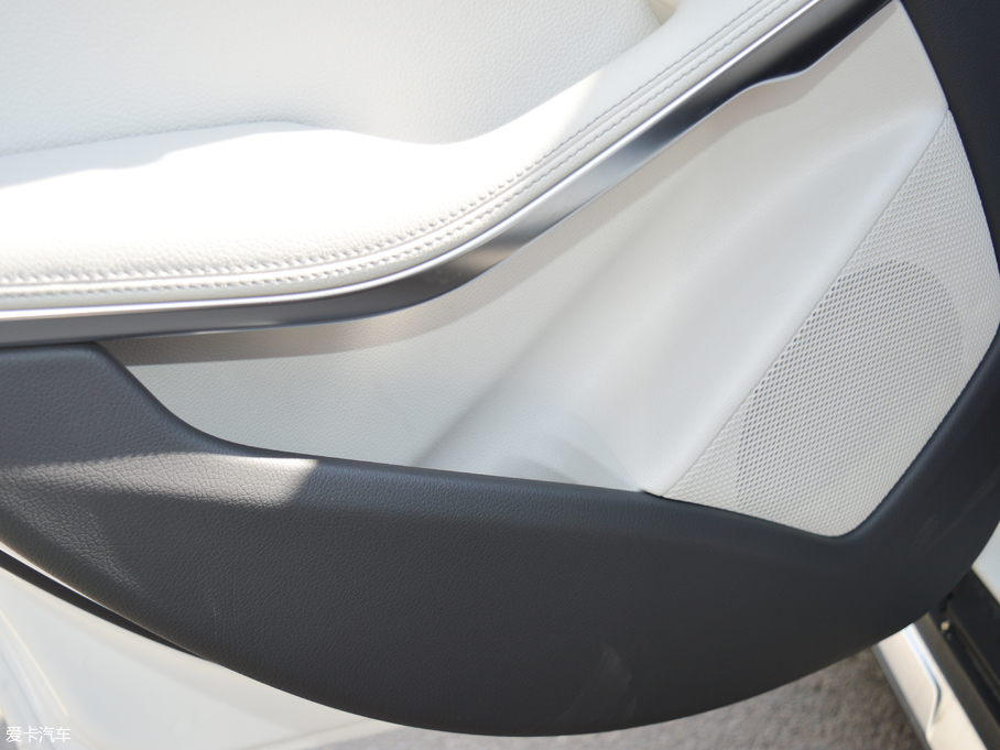 2017YGLA GLA 220 4MATIC A