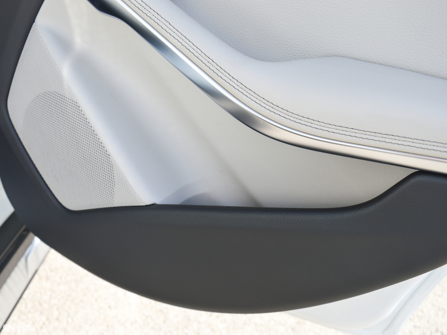 2017YGLA GLA 220 4MATIC A