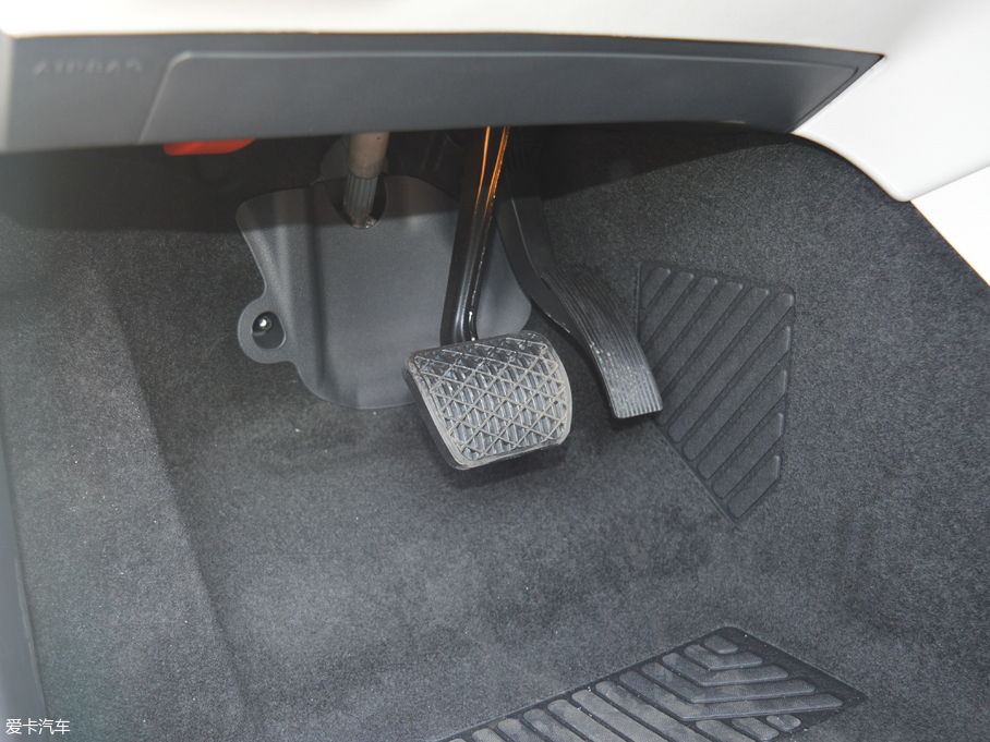 2017YGLA GLA 220 4MATIC A