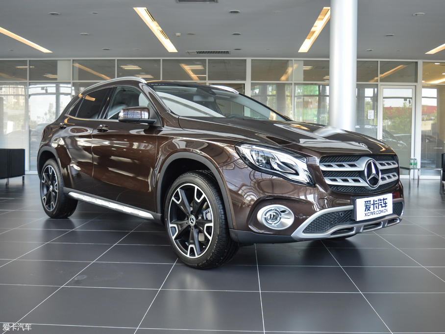 2017YGLA GLA 220 4MATIC r