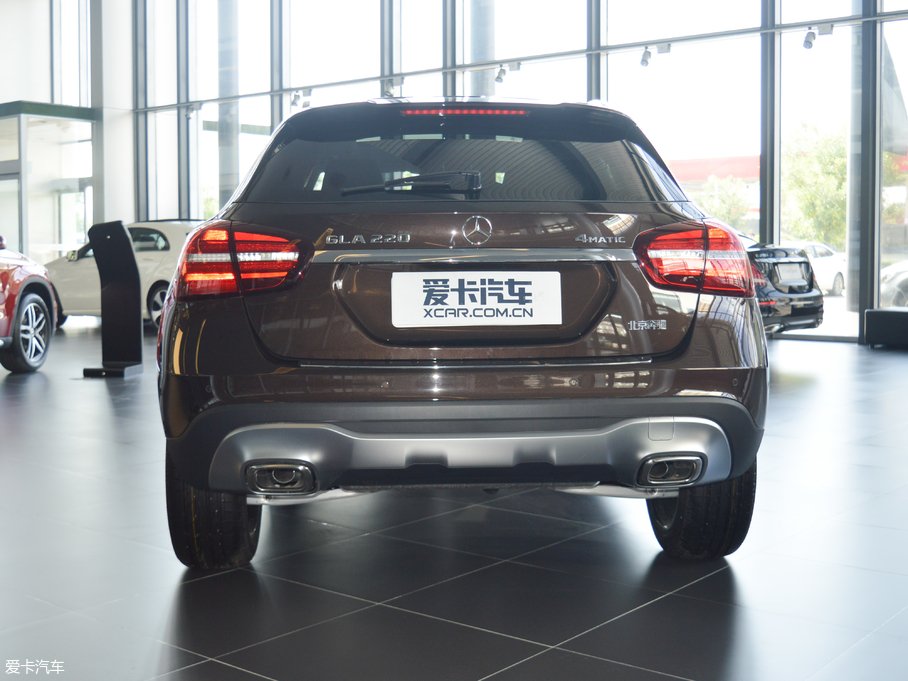 2017YGLA GLA 220 4MATIC r